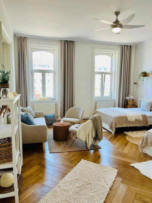 וינה Modernes Design Apartment מראה חיצוני תמונה